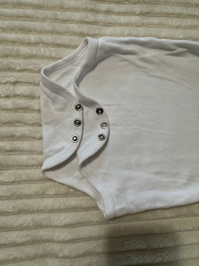 Lot de Bodies cerises - manches longues- blanc, rose - In Extenso - 6 mois - excellent état - photo numéro 4