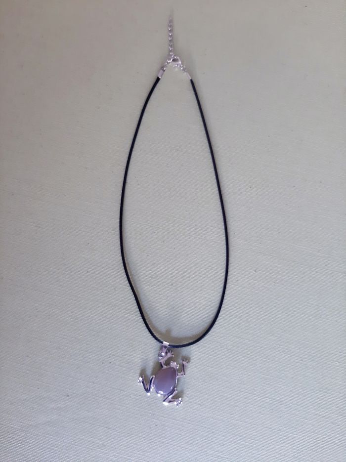 Collier avec pendentif grenouille avec pierre véritable - photo numéro 3