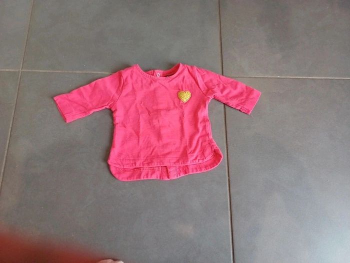T-shirt manches longues kiabi 1mois