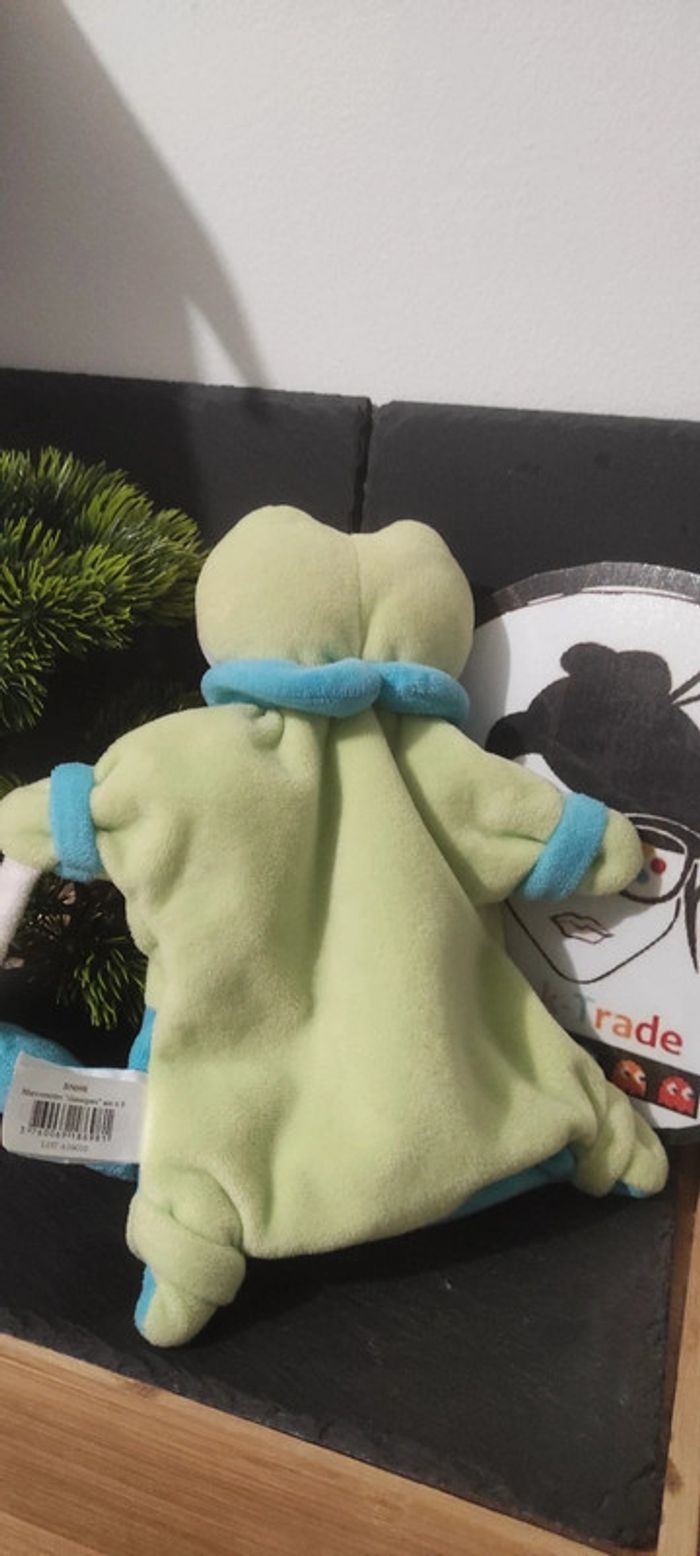 doudou marionnette grenouille Zoé adore nager baby nat bn698 classique poisson vert bleu - photo numéro 2