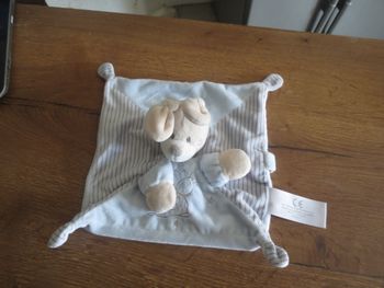 Doudou avec attache tétine