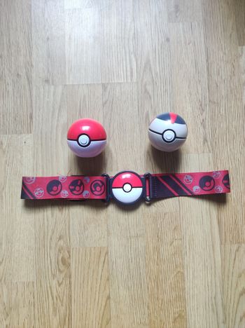 Ceinture Pokémon avec ses Pokéball