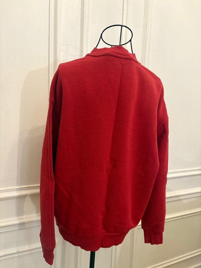 Pull rouge à imprimé coloré - photo numéro 2