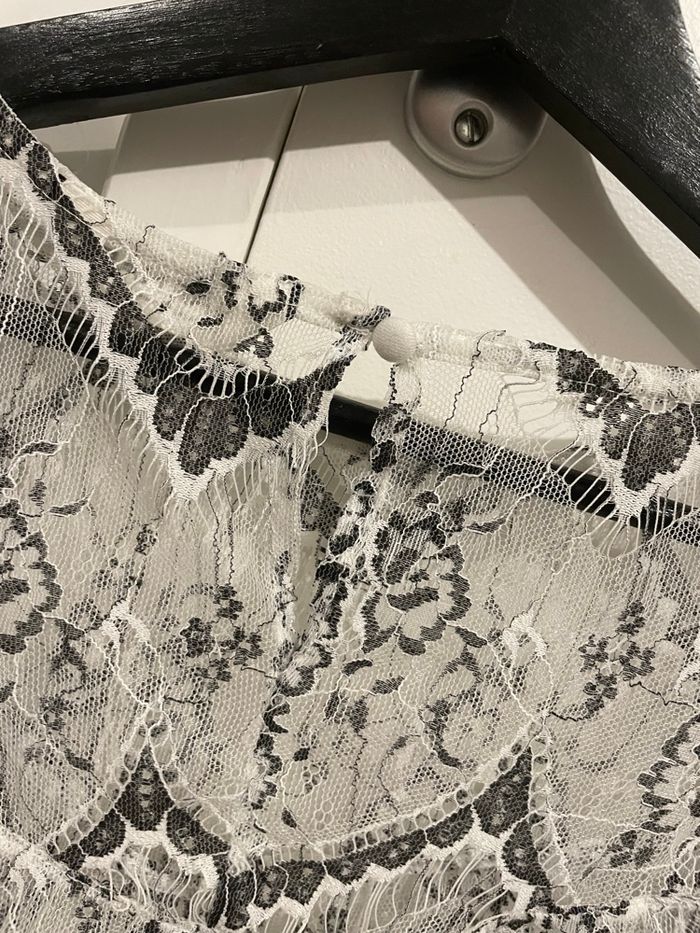 Haut en dentelle - photo numéro 5