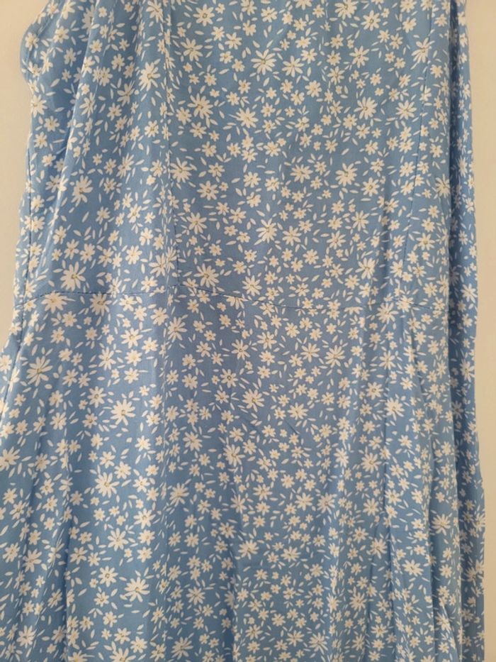 Jolie robe fleurie primark fille 12/13 ans - photo numéro 2