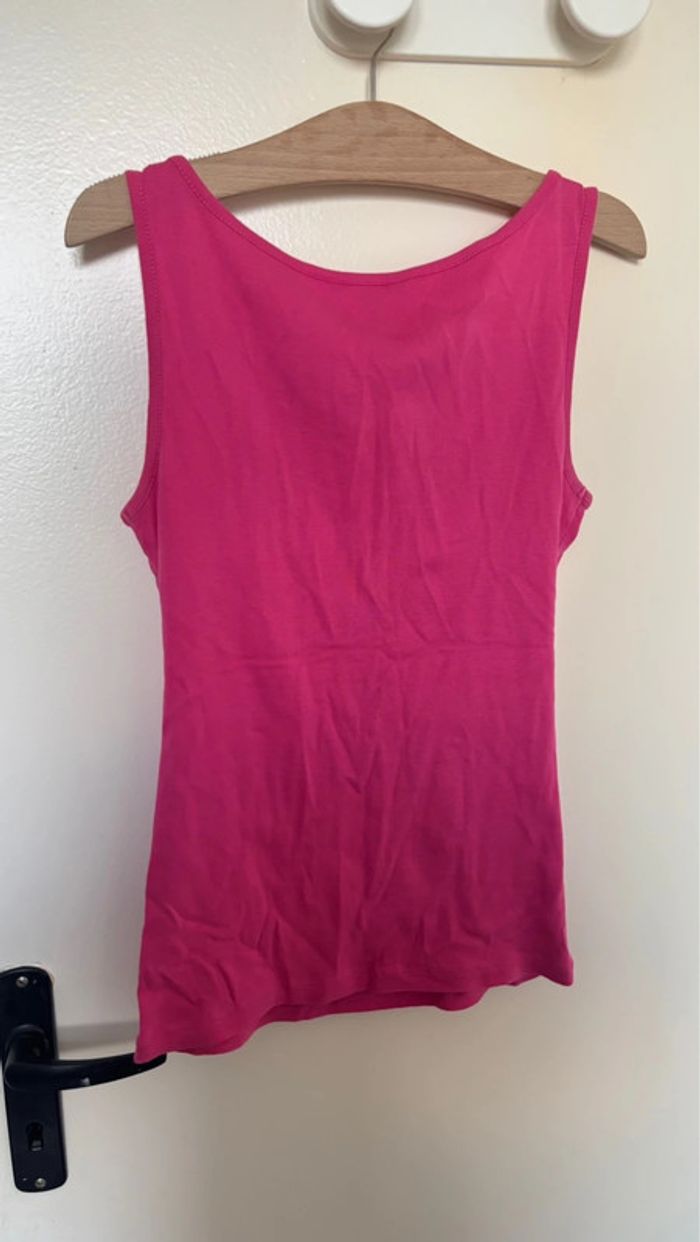 Débardeur rose avec bijou fantaisie sur les bretelles taille XS marque Ralph Lauren en bon état - photo numéro 5
