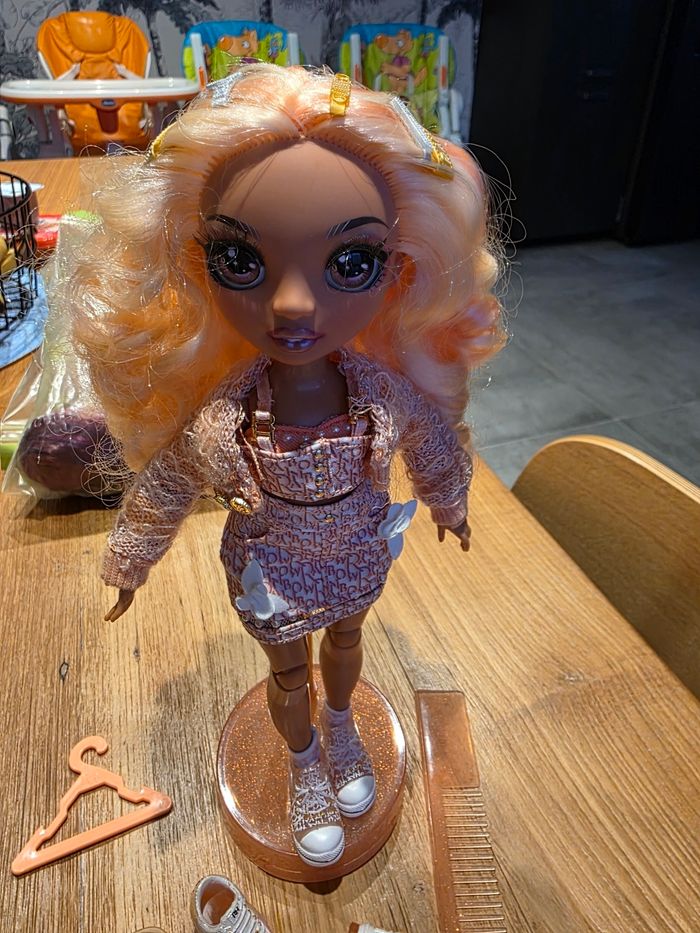 Poupee Raimbow high  1 - photo numéro 2