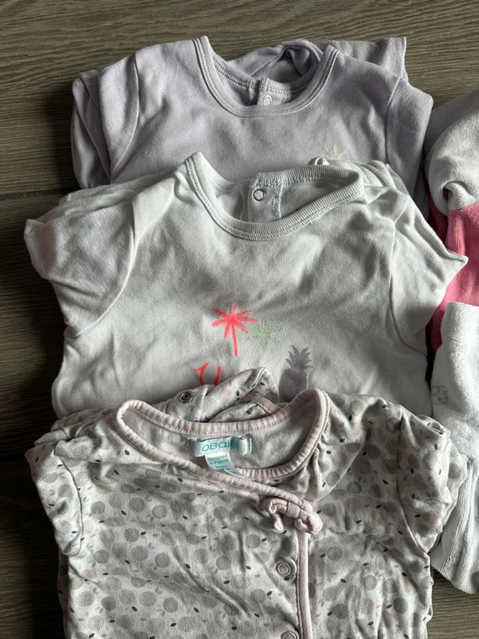 Lot 5 pyjamas 12 mois - photo numéro 2