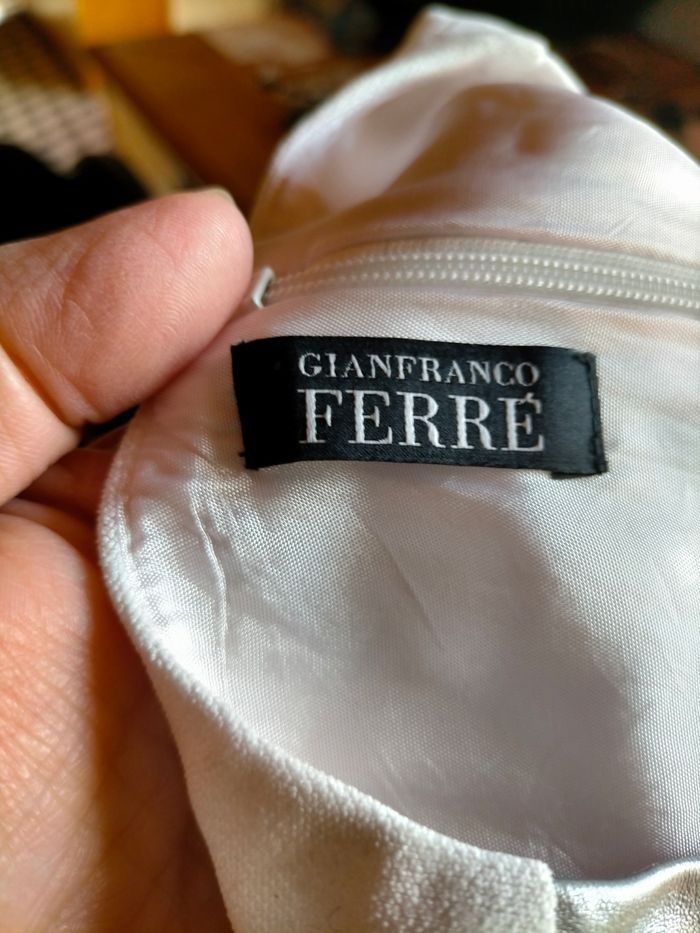 Superbe robe Gianfranco Ferre 4 ans - photo numéro 3