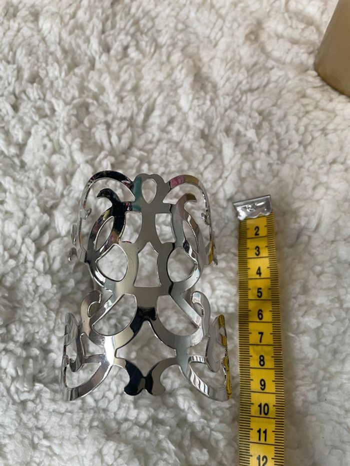 Bracelet Manchette en acier inoxydable argenté motif arabesque. - photo numéro 4