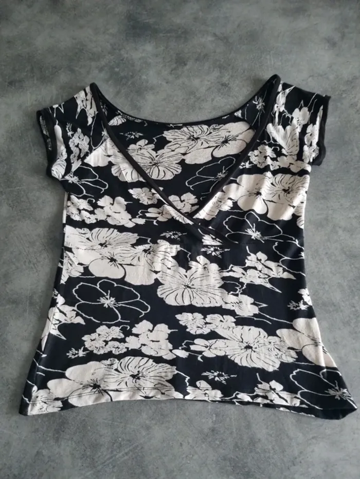T-shirt blouse florale - photo numéro 9