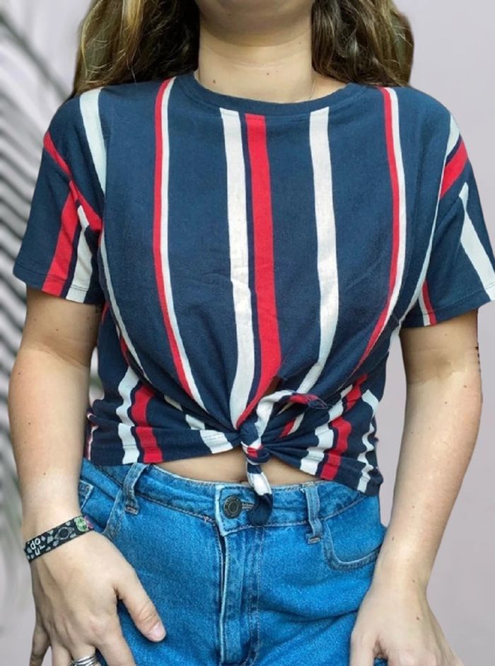 T-shirt ligné bleu, blanc rouge avec noeud Bershka taille S très bon état - photo numéro 3
