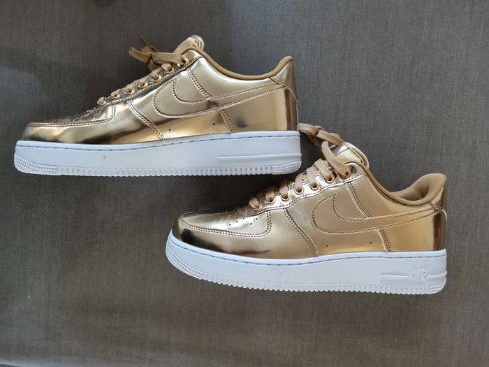 Magnifique basket Nike Air Force 1 metallic Gold Rare | pointure 42,5 - photo numéro 6