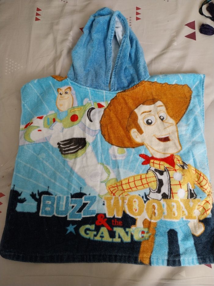 Cape de bain buzz et woody pour garçon taille 3 ans