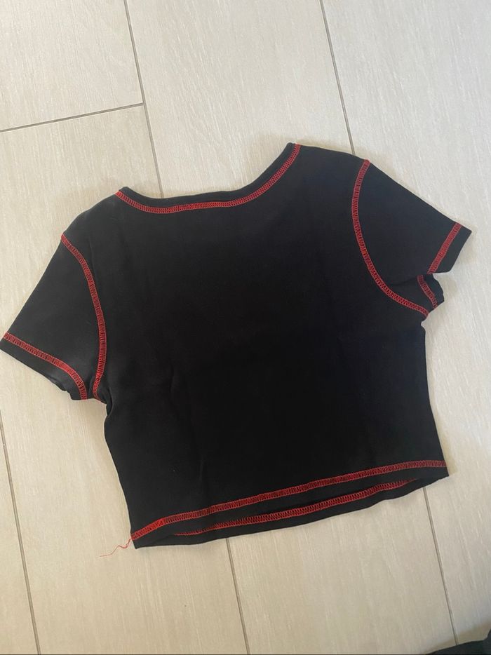 H&M top noir et rouge XS - photo numéro 2