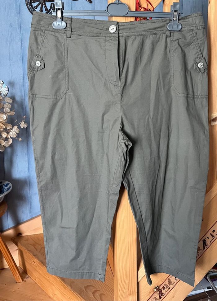 pantacourt kaki