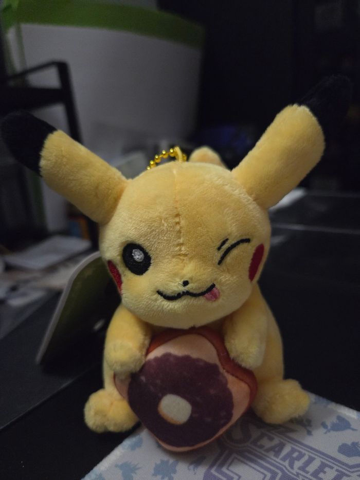 Lot de 3 peluches Pikachu Édition Limitée Pokémon Center Nagoya - photo numéro 2