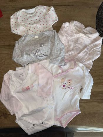 Lot de 5 bodies 1mois