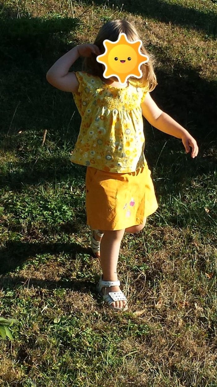 Ensemble jupe short et son top assorti fleuri