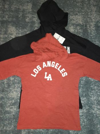 Lot tee-shirt à capuche jumeaux