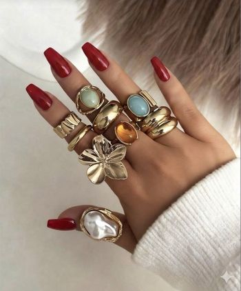 Lot de 9 bagues dorées