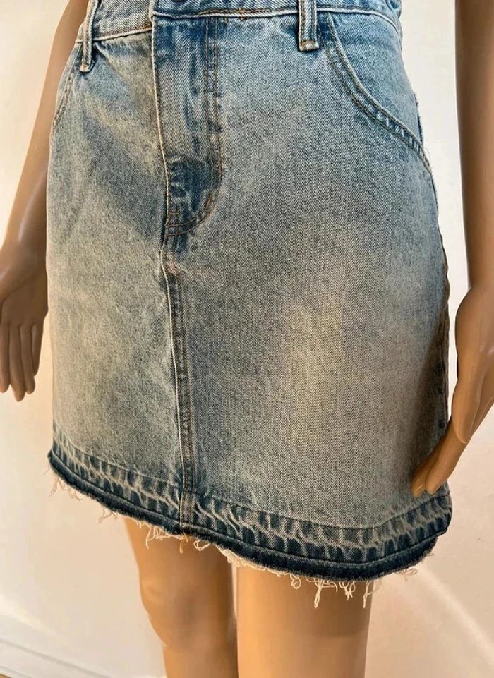 Jupe en jean taille M achetée en Corée du Sud excellent état-> Petite jupe en jean achetée en Corée - photo numéro 6