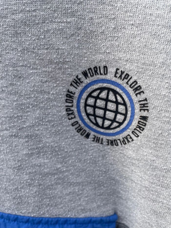 Beau sweat-shirt, taille cinq ans - photo numéro 3
