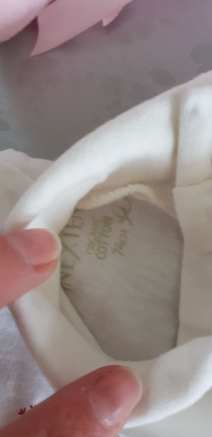 Sous pull col roulé neuf hiver paillettes 9-12mois - photo numéro 3