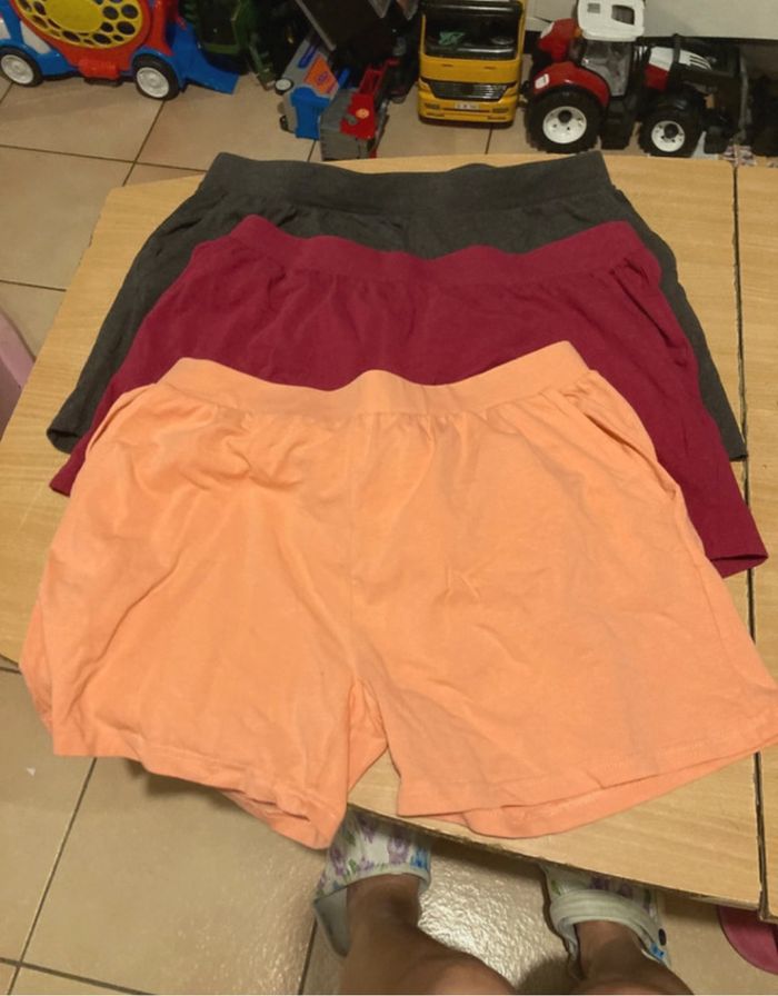 Lot 4 short taille 42