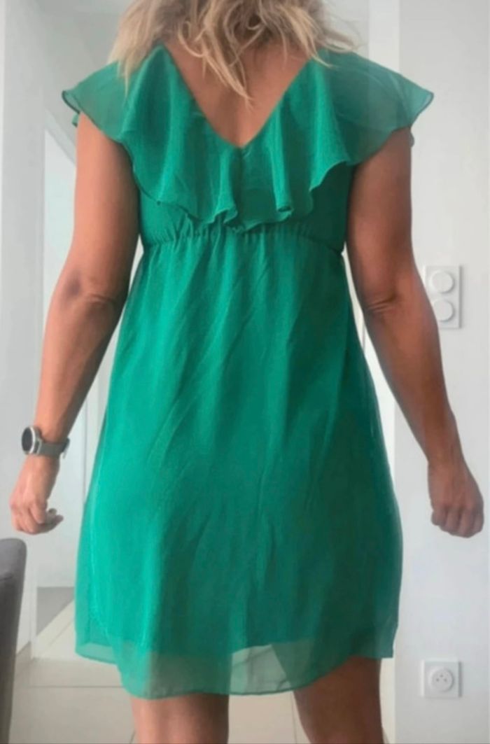 Très jolie robe verte Naf Naf 36 tbe envoi rapide - photo numéro 2