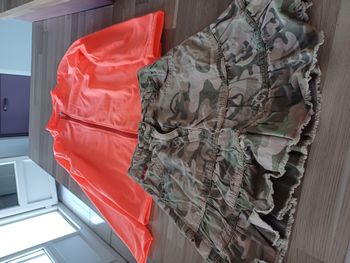 jupe courte et blouson filles Taille 7 ans