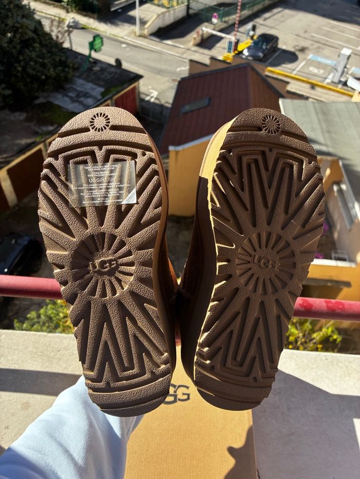 UGG Classic Ultra Mini Platform - Taille 37 - Neuves - photo numéro 3