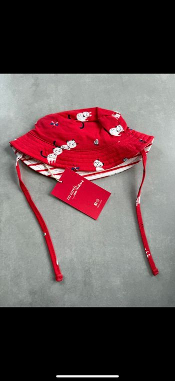 Chapeau avec ficelle mixte 1/3 mois