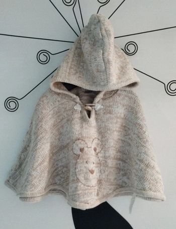Pancho avec capuche beige mixte Kiabi taille 6 mois