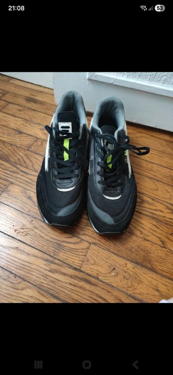 Basket homme 45 fila en bon état