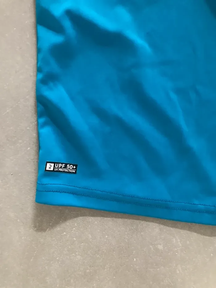 TEE shirt de bain anti UV 12 ans - photo numéro 2