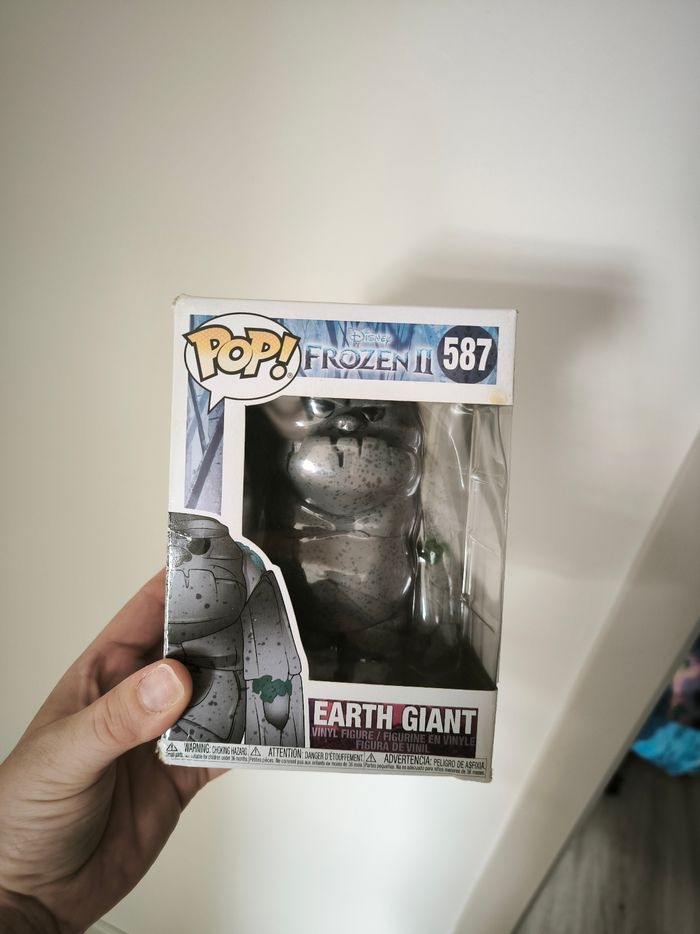 Pop earth giant