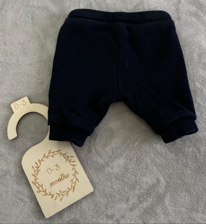 Lot pantalon 1 mois - photo numéro 4