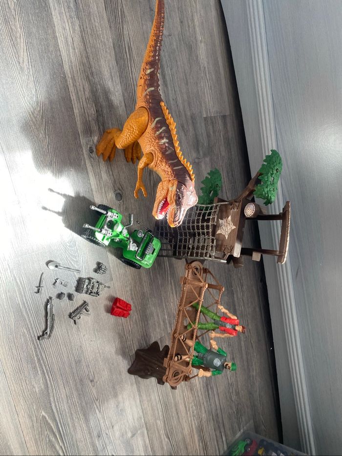 Set de jeu dinosaure avec figurines - photo numéro 2