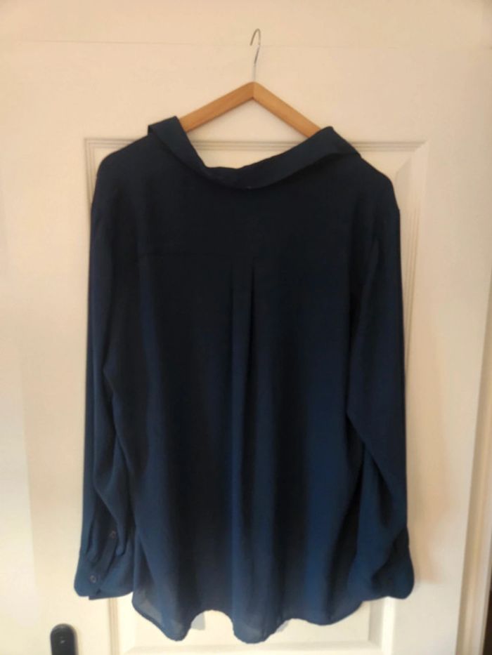 Chemise transparente bleu marine et dentelle Gérard  Darel taille 46 - photo numéro 5