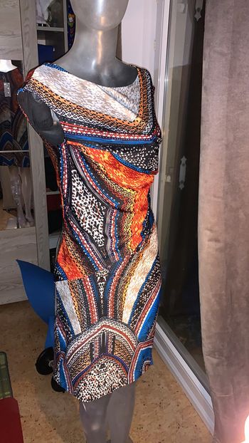 Jolie robe jus d’orange neuve avec étiquette taille S