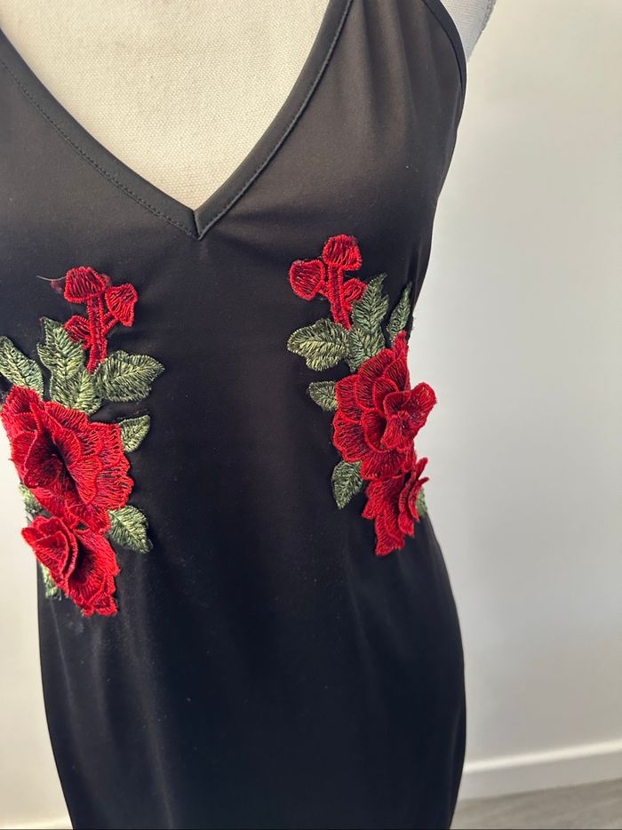 Robe nuisette broderies fleurs noire rouge et verte Y2K T38/40 M/L - photo numéro 3