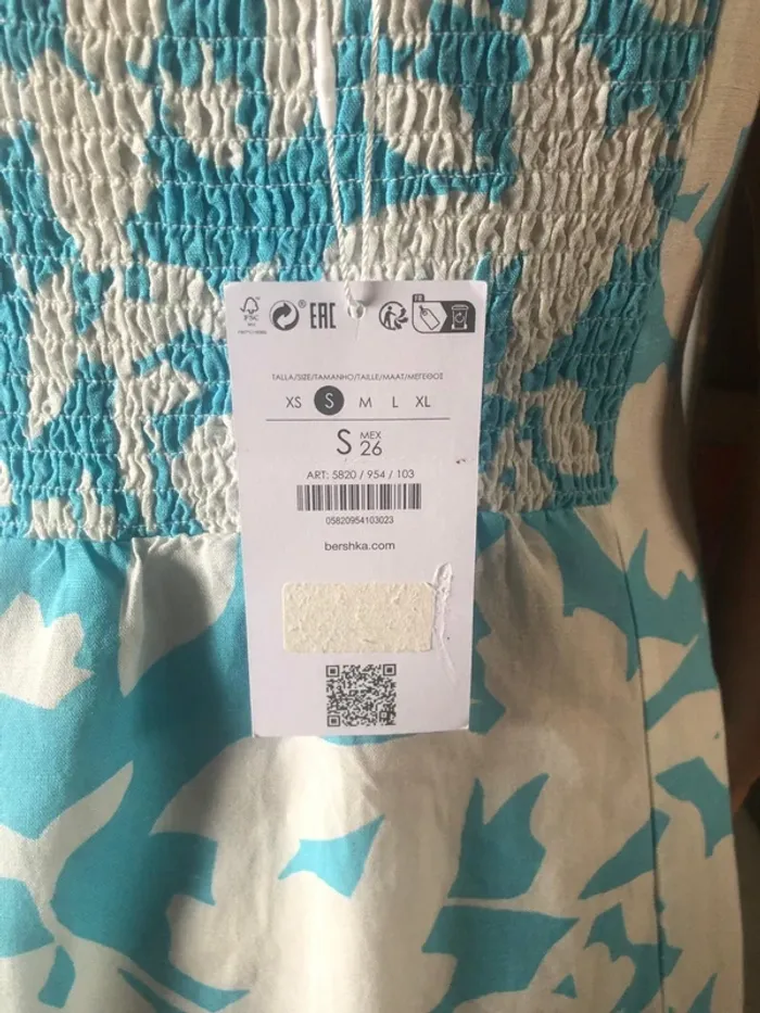 Robe Bershka taille S neuve avec étiquette - photo numéro 3