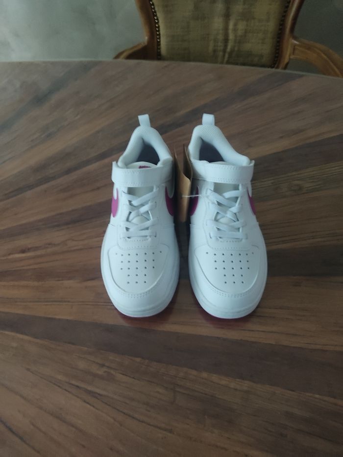 Baskets Nike T 33 - photo numéro 3