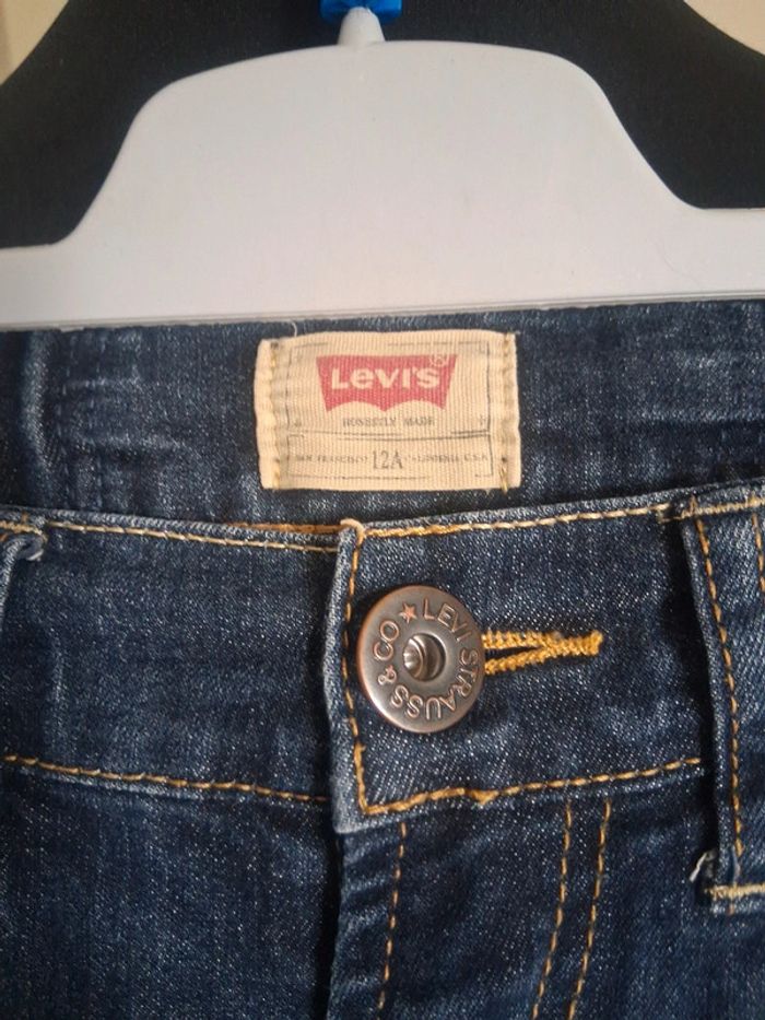 Bermuda Levis - photo numéro 3
