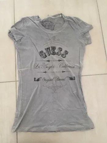 T-shirt gris guess taille S
