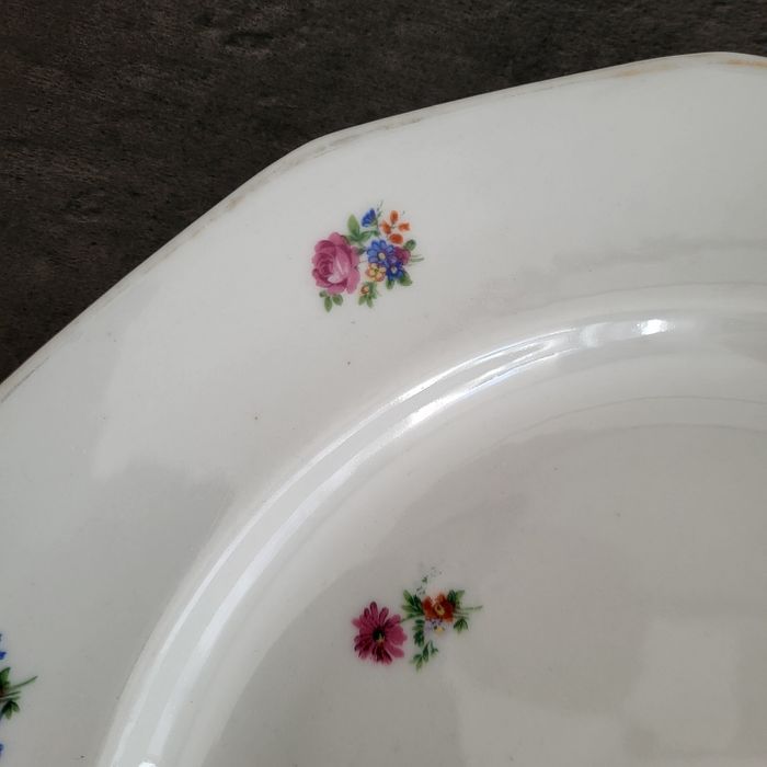 Assiette/plat vintage en porcelaine fleurie CH-R en excellent état - photo numéro 3