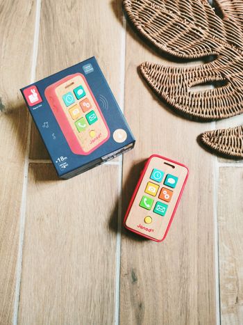 📱Coffret jeu téléphone/smartphone électronique sonore en bois marque Janod