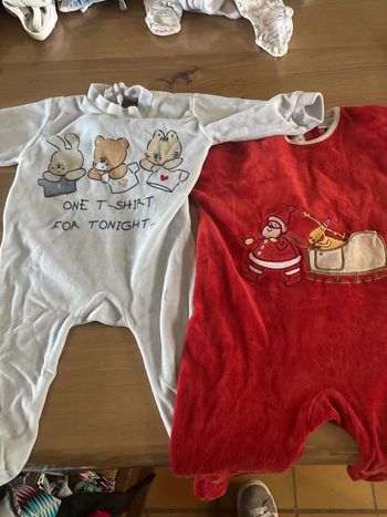 2 pyjamas