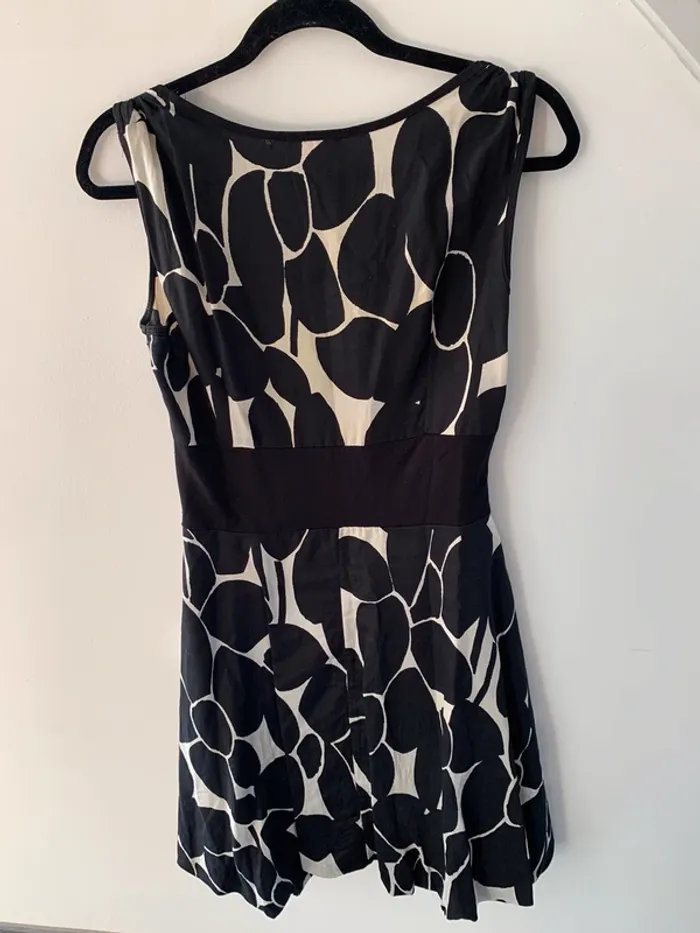 Robe noir et beige - photo numéro 2